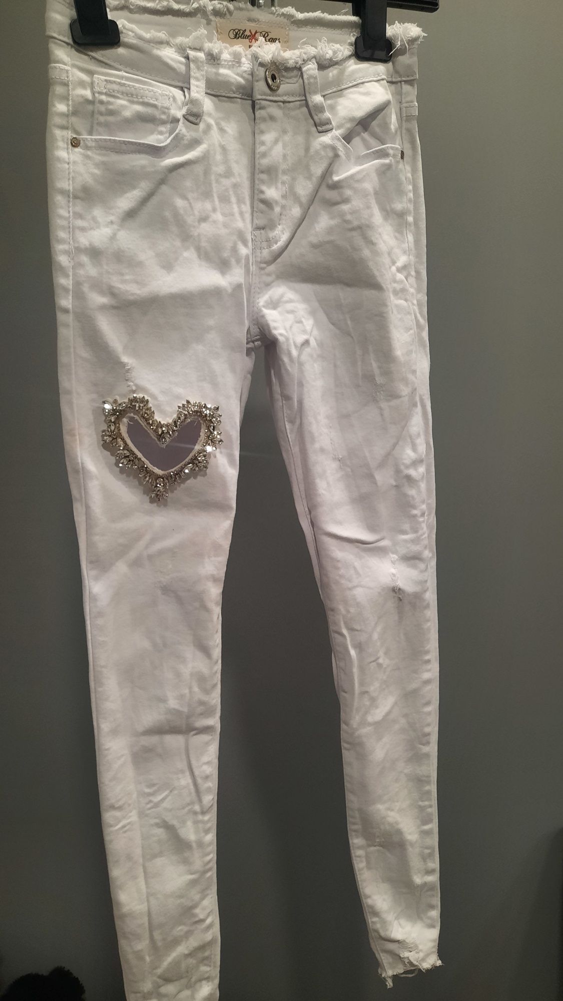 Jeansy spodnie z sercem xs