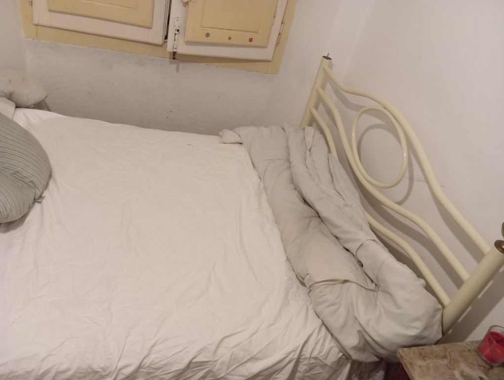 Cama solteiro king com colchão usada
