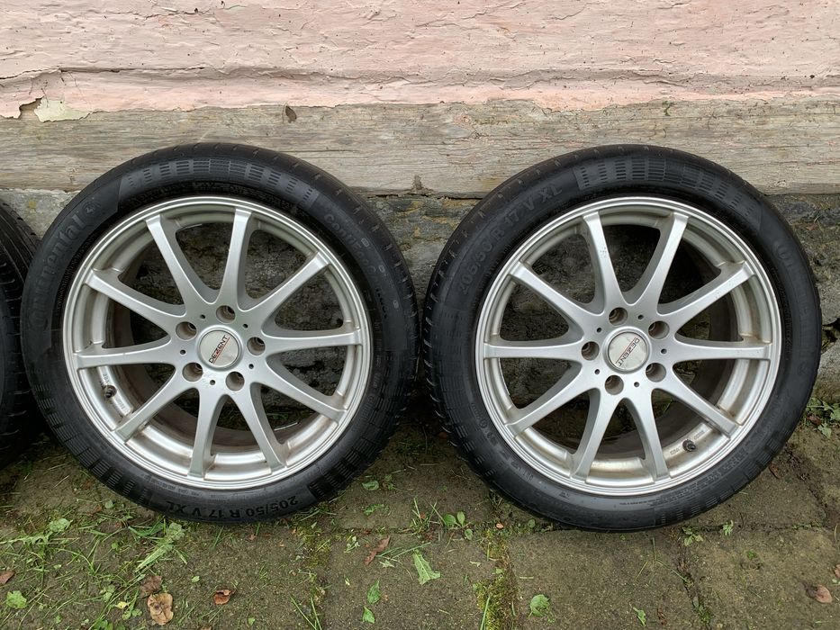 Диски DEZENT r17 5-114.3 з шинами.