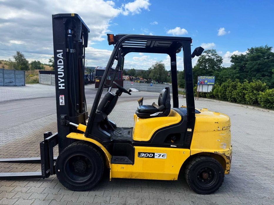 wózek widłowy HYUNDAI 30D-7E diesel Kubota 3000kg 3.70m 4-sekcja 2009'