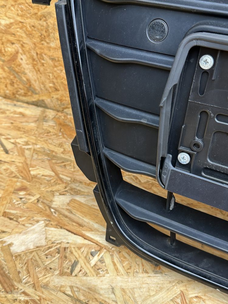 AUDI A4 S4 B8 LIFT SLINE PDC Grill atrapa zderzaka przód czujniki pdc