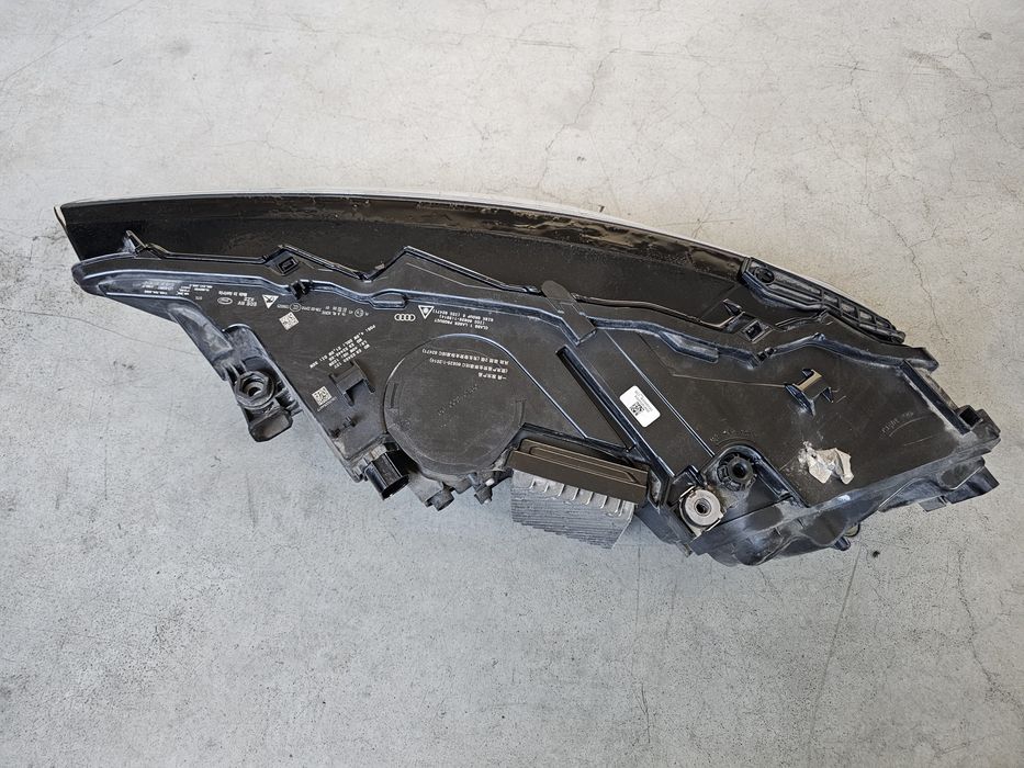 Фара передня права Audi Q7 рестайл 4M0941086C