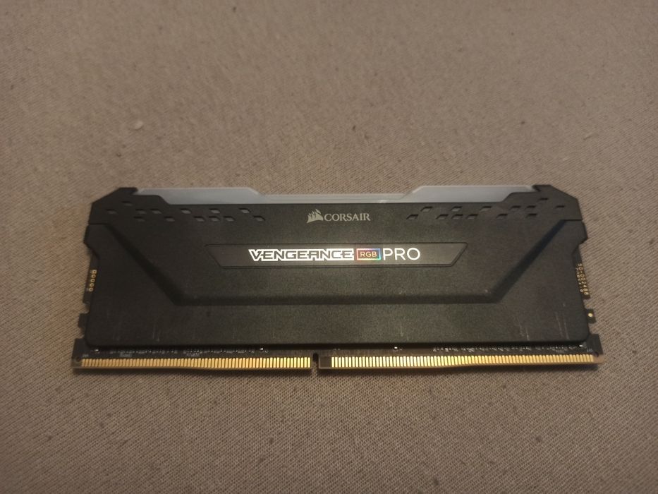Corsair Vengeance  RGB PRO 16Gb DDR4 3200MhZ