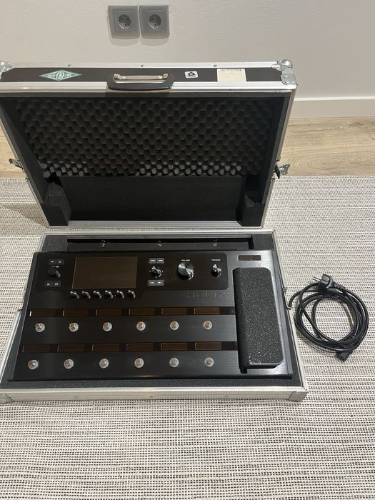 Line 6 Helix Floor + hard case
