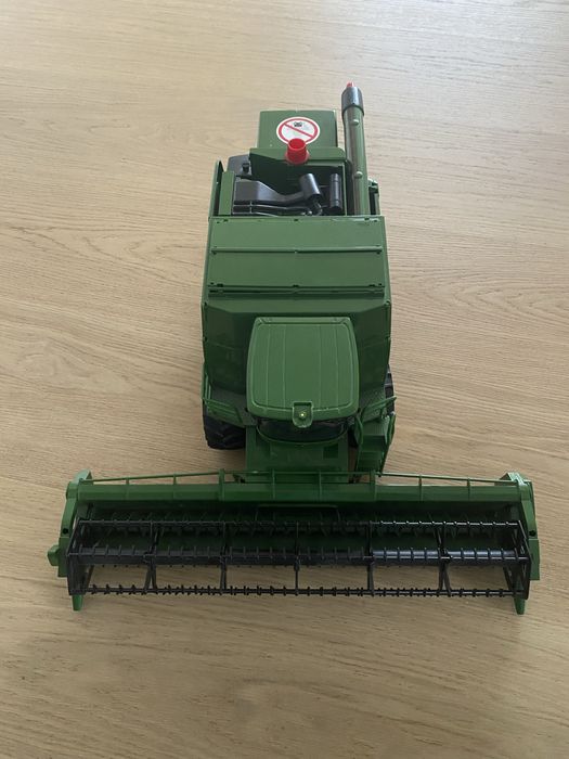 Bruder 02132 kombajn John Deere