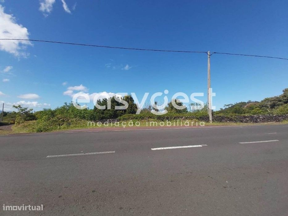 Terreno para construção de zona habitacional na Madalena do Pico