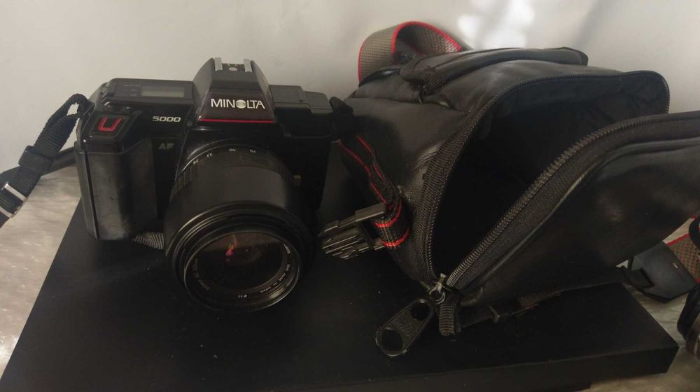 MINOLTA 5000 AF с объективом Sigma и сумкой