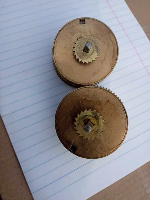 барабаны(пара) с пружинами(ход, бой) на настольные ОЧЗ часы
