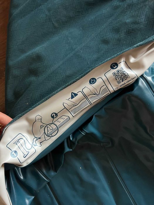 Inflatable Camping Mattress 130×200 cm — Like New