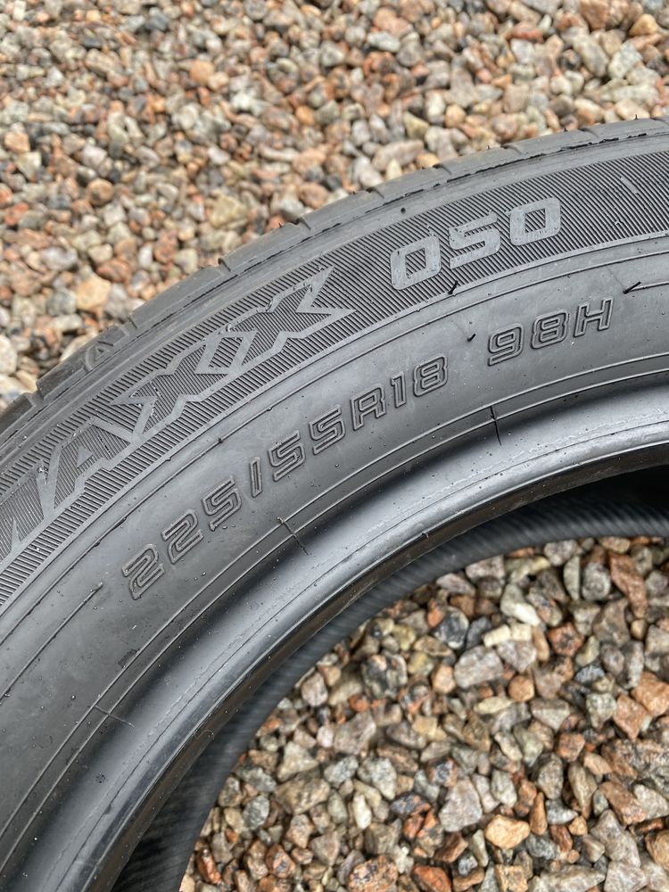 225/55/R18 Dunlop