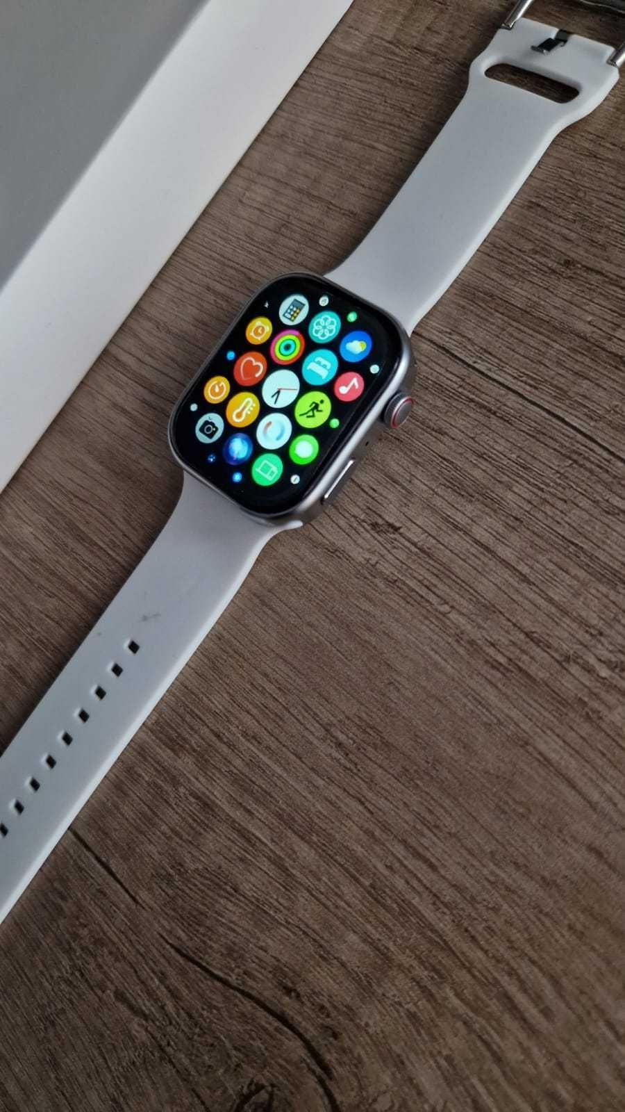 Smartwatch biały Nowy