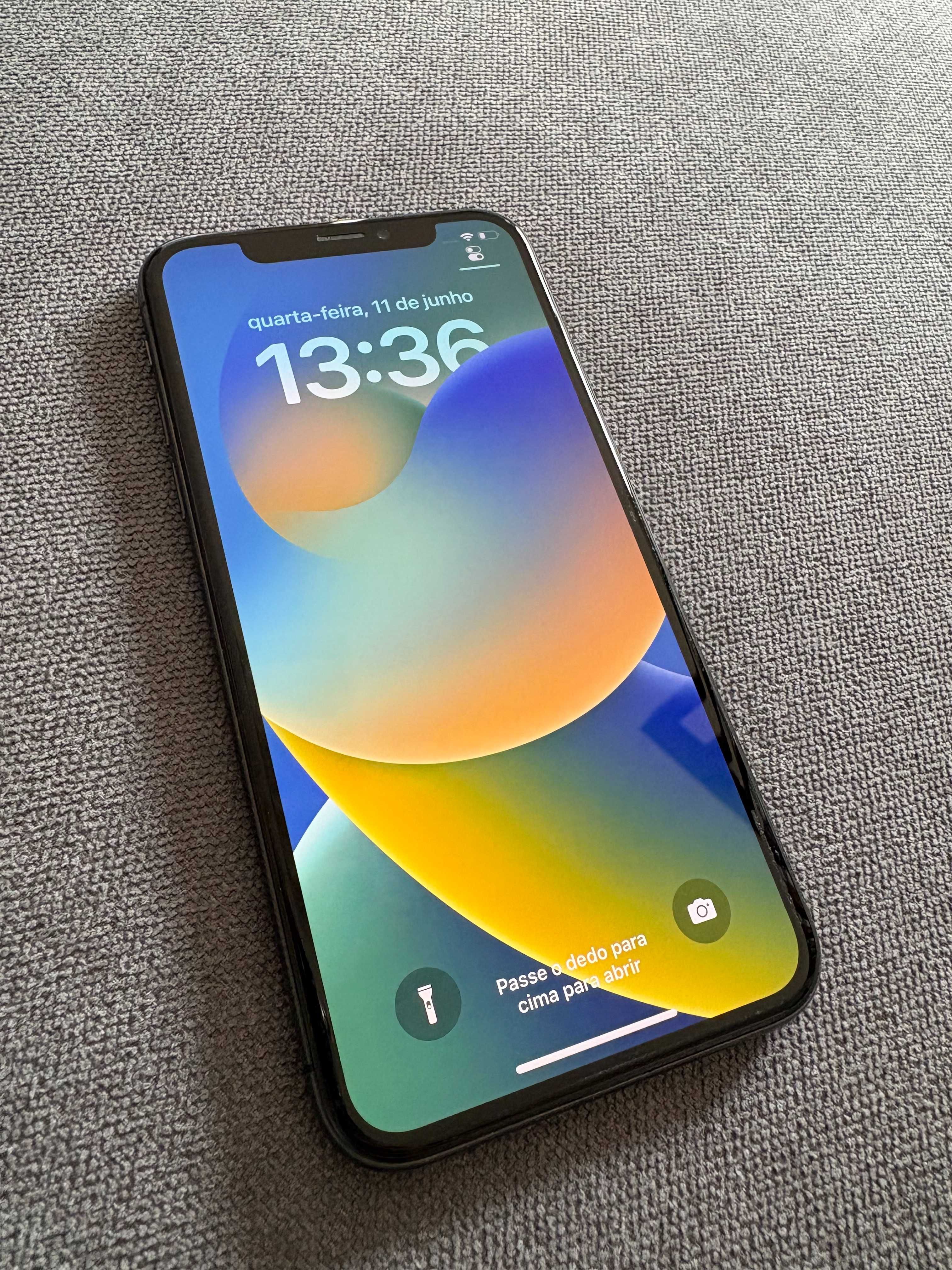 iPhone X 256GB - Excelente estado + Acessórios Originais!