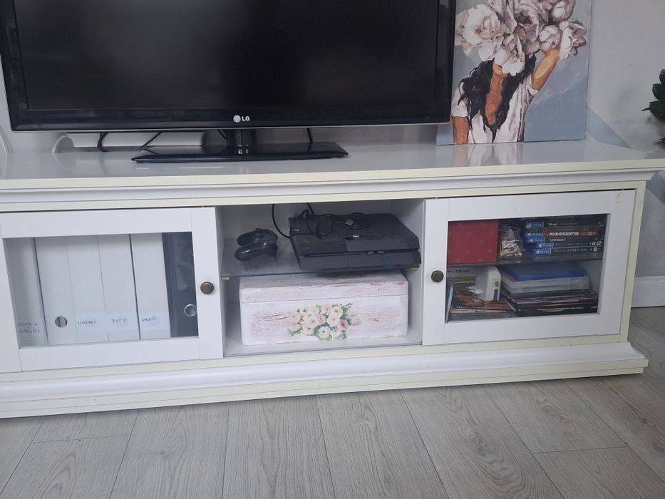 Komoda pod telewizor biała drewniana