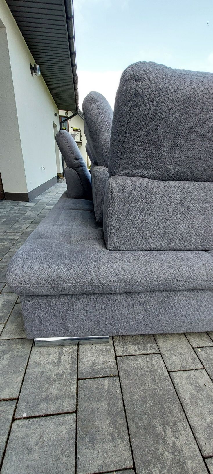 Duża sofa z funkcją spania