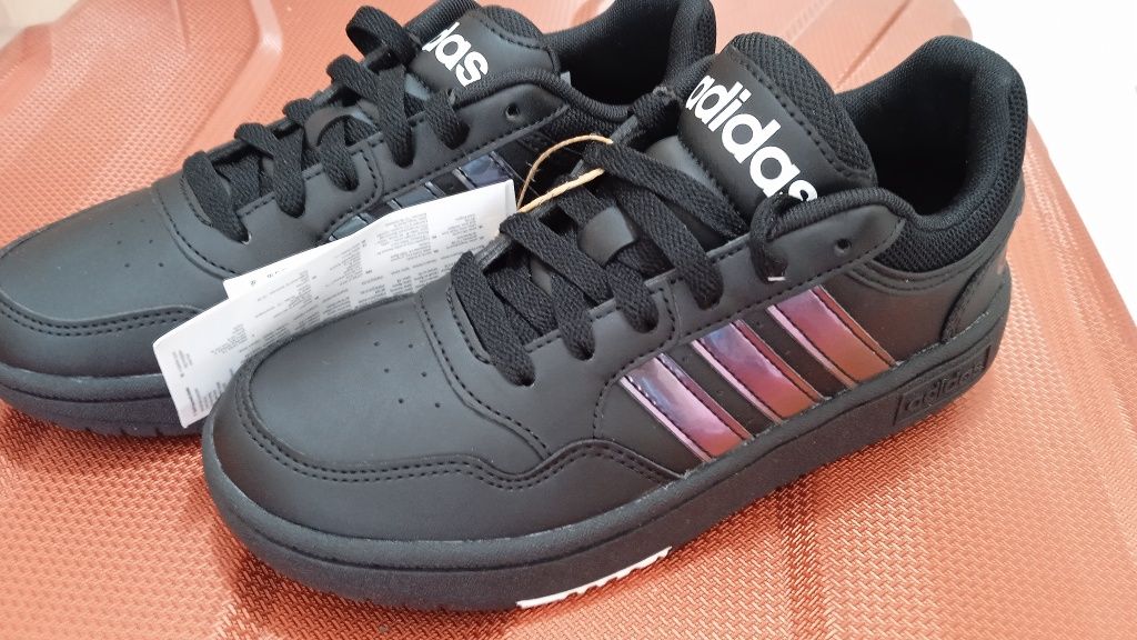 Кросівки Adidas - 34 розмір. Оригінал