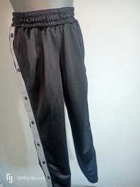 Urban Classics markowe spodnie dresowe r XS damskie rozpinane lampas c