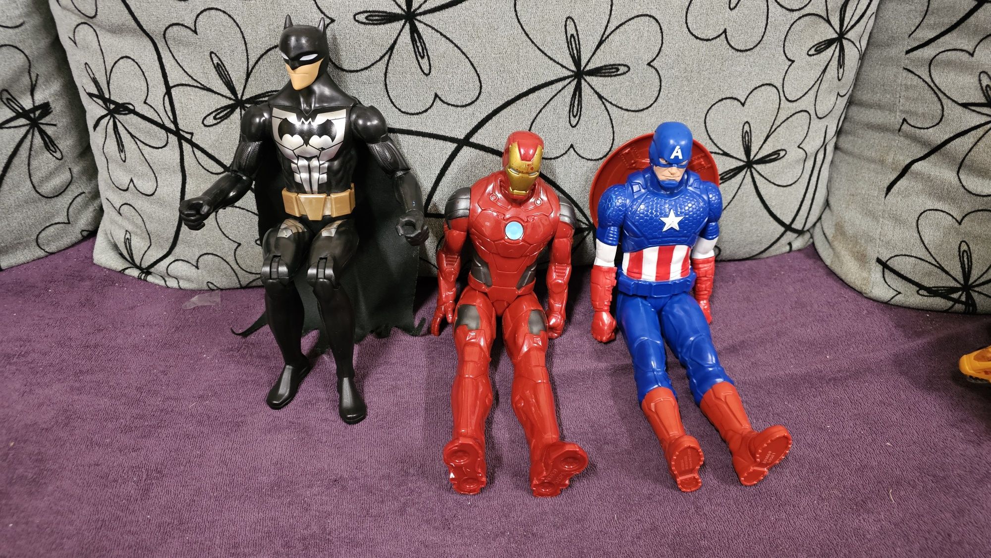 Figurki superbohaterów – Iron Man, Batman, Kapitan Ameryka