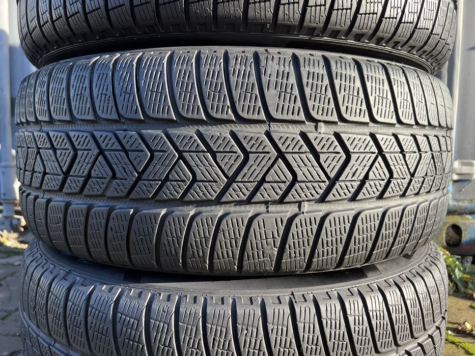 235/55 R19 Pirelli 4шт (RunFlat) 2021рік 5.8мм-6.3мм залишок