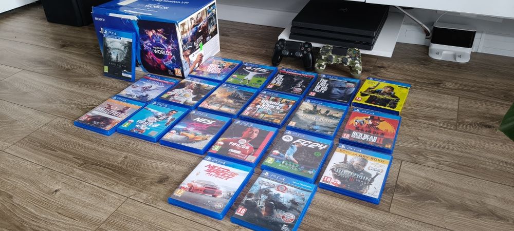 Ps4 pro dwa pady + okulary vr i zestaw 20 gier