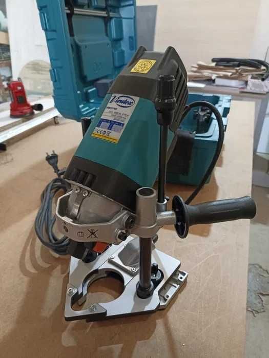Tupia Virutex FRE-317VD 2100w