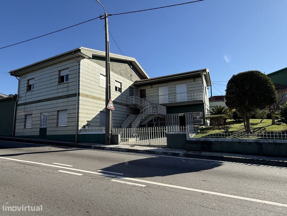 Moradia T7 | Elevador | Box 6 Carros | Jardim | 600m2 | Gondomar