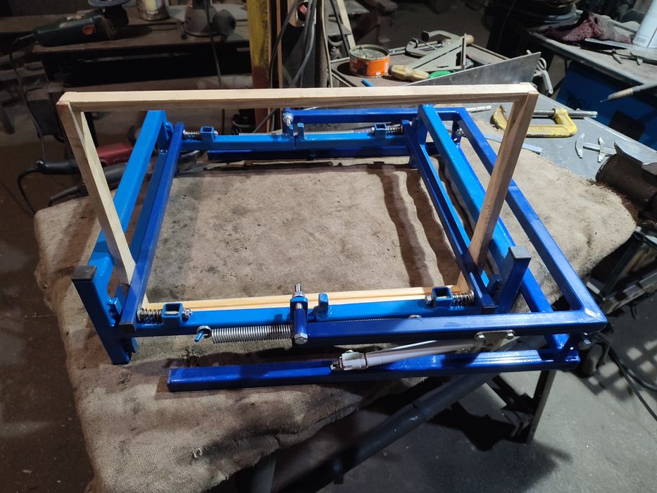 Універсальний кондуктор для збивання бджолиних рамок...