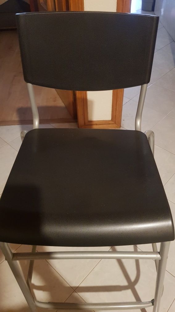 Cadeira alta de balcao IKEA