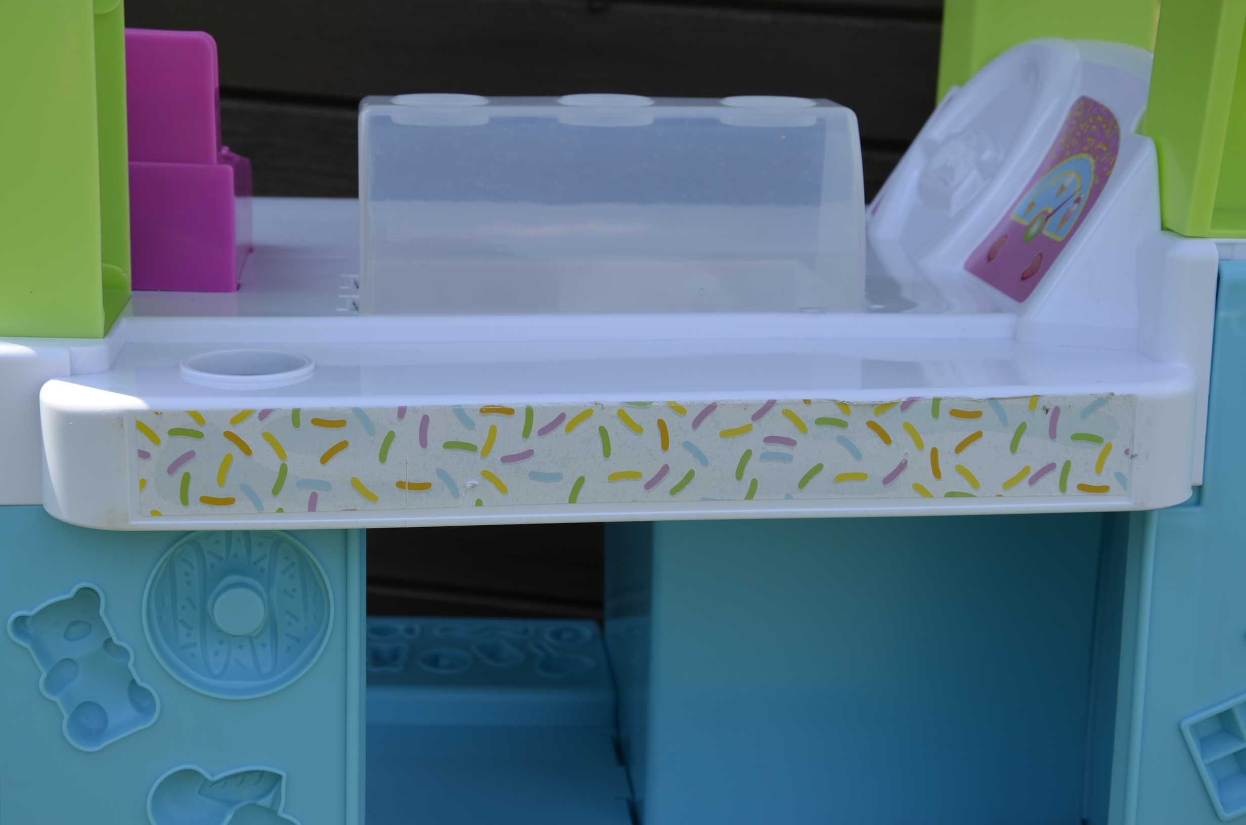 duża lodziarnia jak samochód PlayDoh