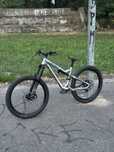 Commencal Meta v4.2 (jibb, slopeduro, enduro)
