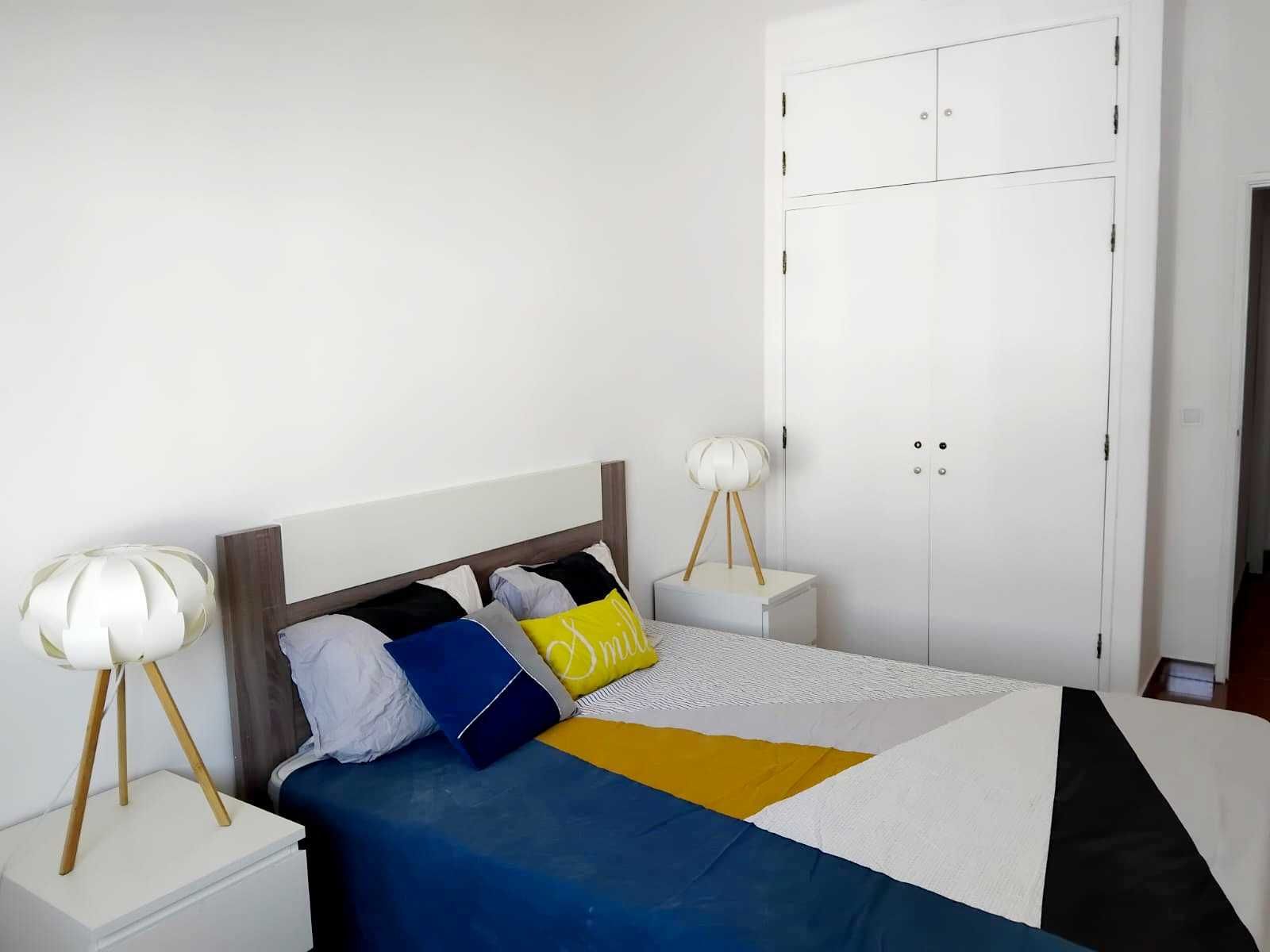 Vende-se apartamento T2 remodelado na Avenida Paulo VI. Rio Maior