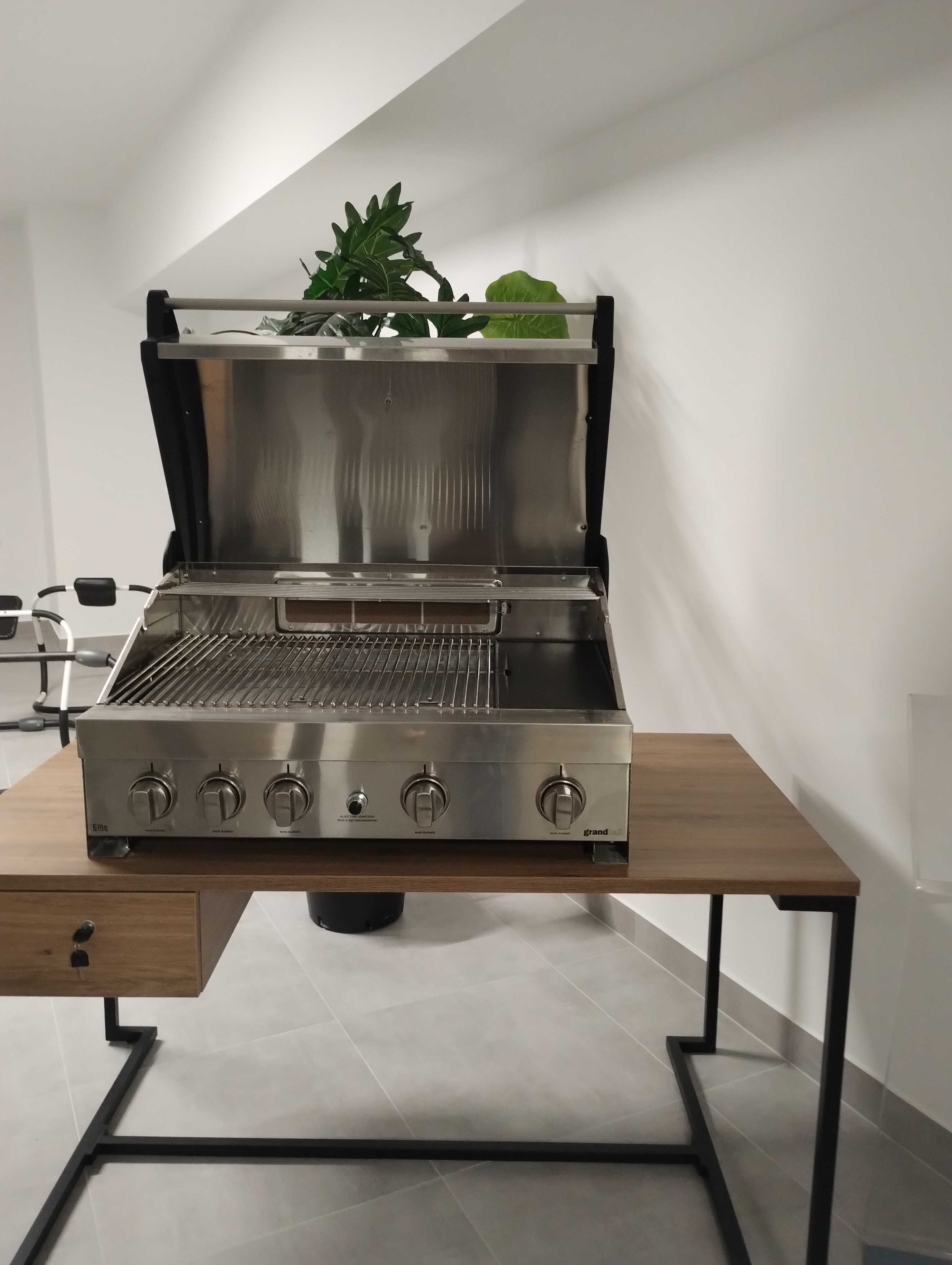 Grill gazowy Grandhall  Elite G4 wbudowany 21,5 kW, 4 palniki