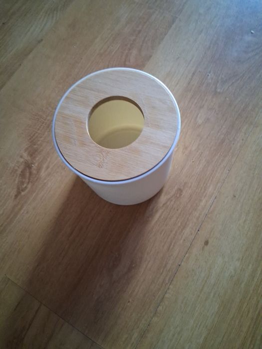 Pojemnik na odpady śmieci mini kosz ,pojemnik na papier toaletowy.