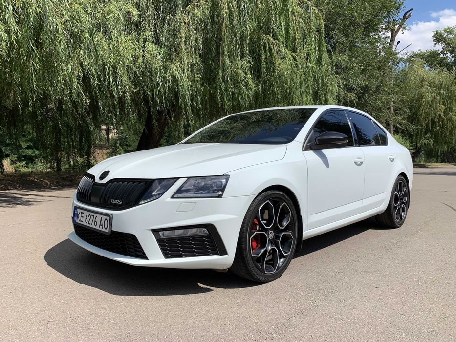 Skoda Octavia RS 2.0 TSI 2018 года.