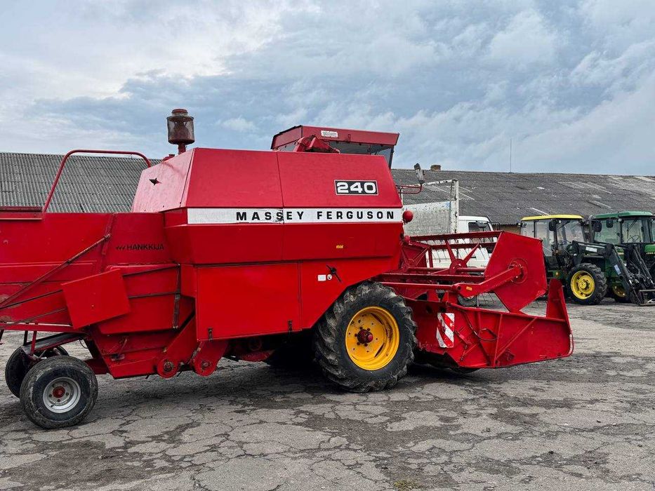 Свіжопривезений комбайн massey ferguson 240 claas,john deere Норвегія