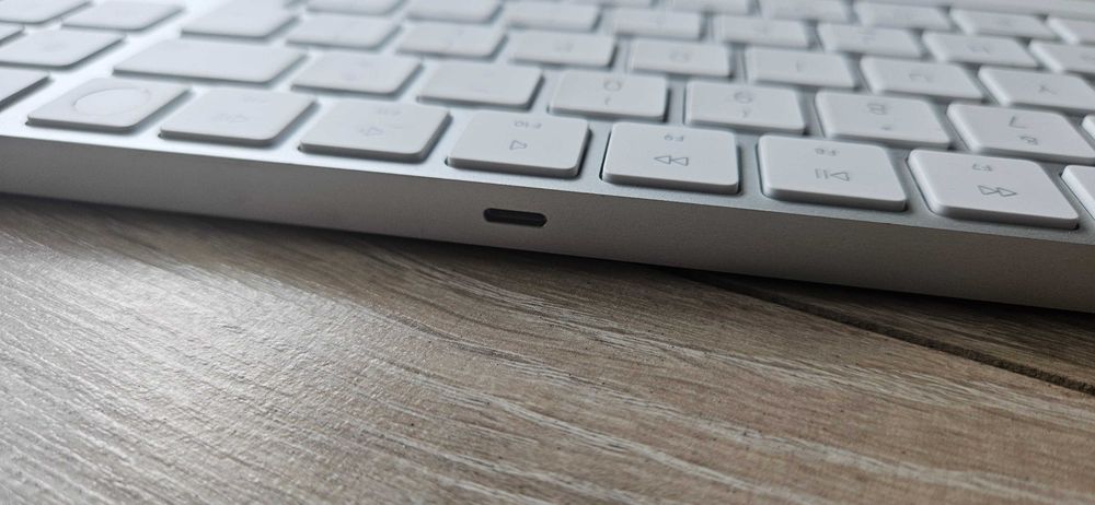 Klawiatura magic keyboard z touch ID i polem numerycznym
