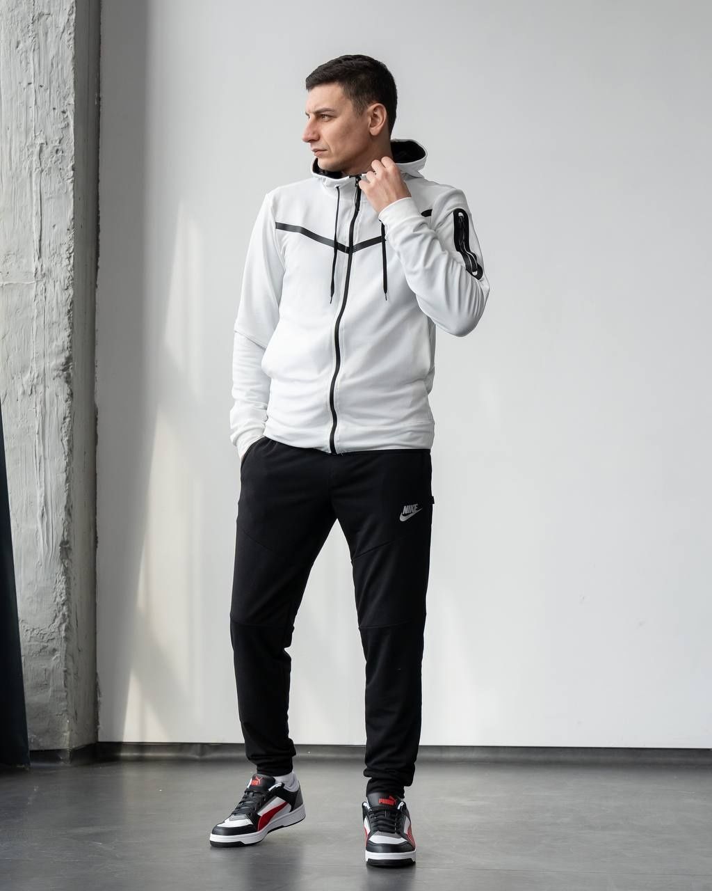 Спортивний костюм чоловічий Nike Tech Fleece чорно білий Найк Теч Фліс