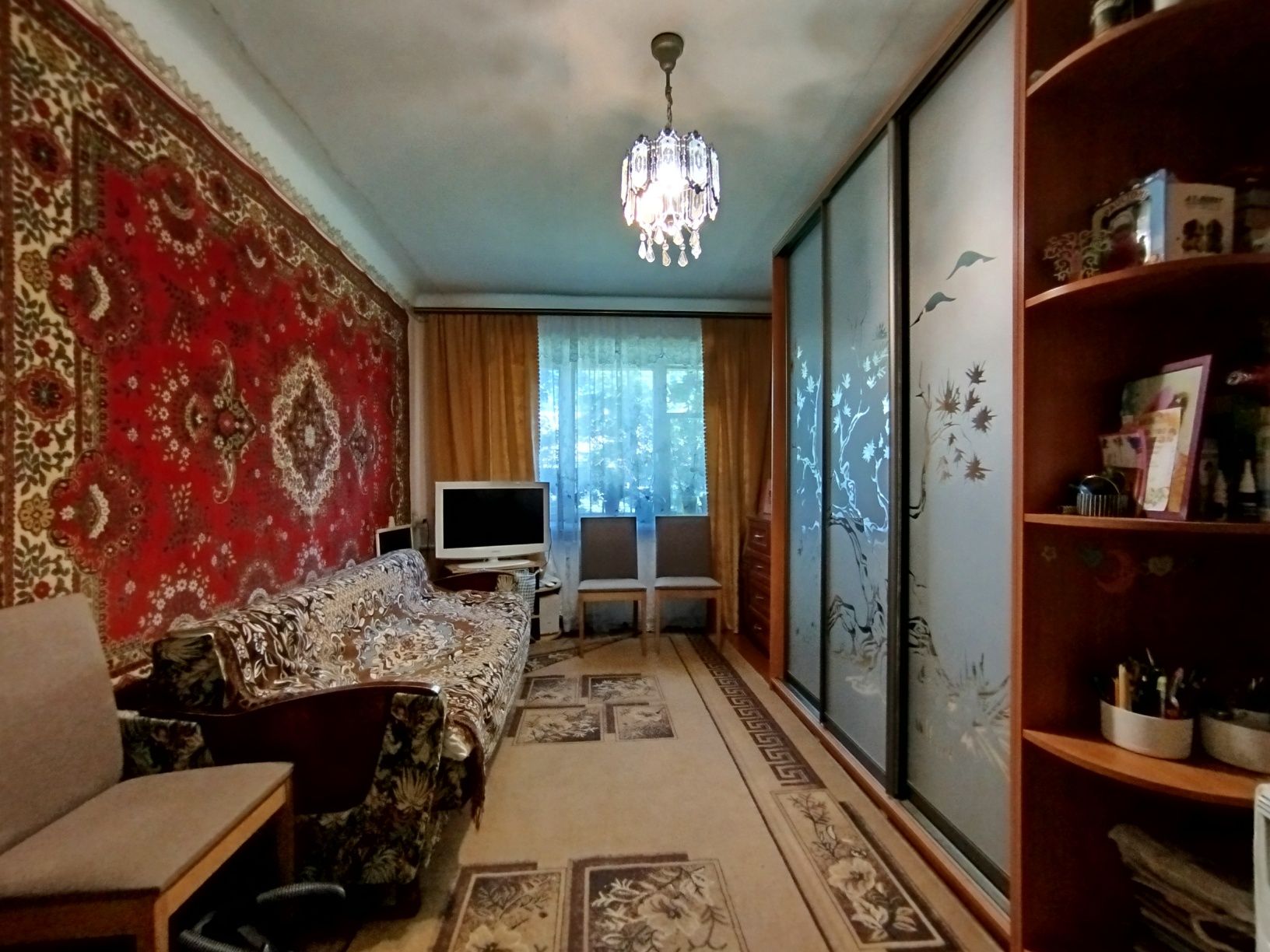 Продам 1-к квартиру центр
