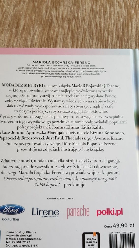 Nowa książka "Moda bez metryki"