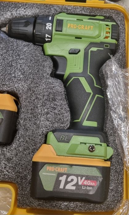 Продам  аккумуляторный  безщеточный  шуруповерт  Bosch IXO  Procraft