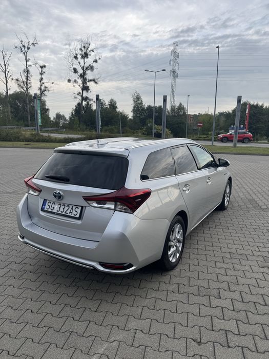 Toyota Auris Hybrid 1.8 | 2016r