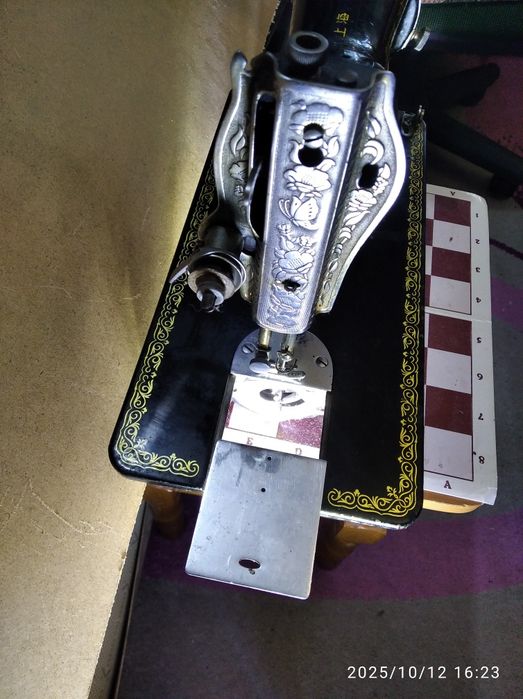 Ручная швейная машина прототип подолки