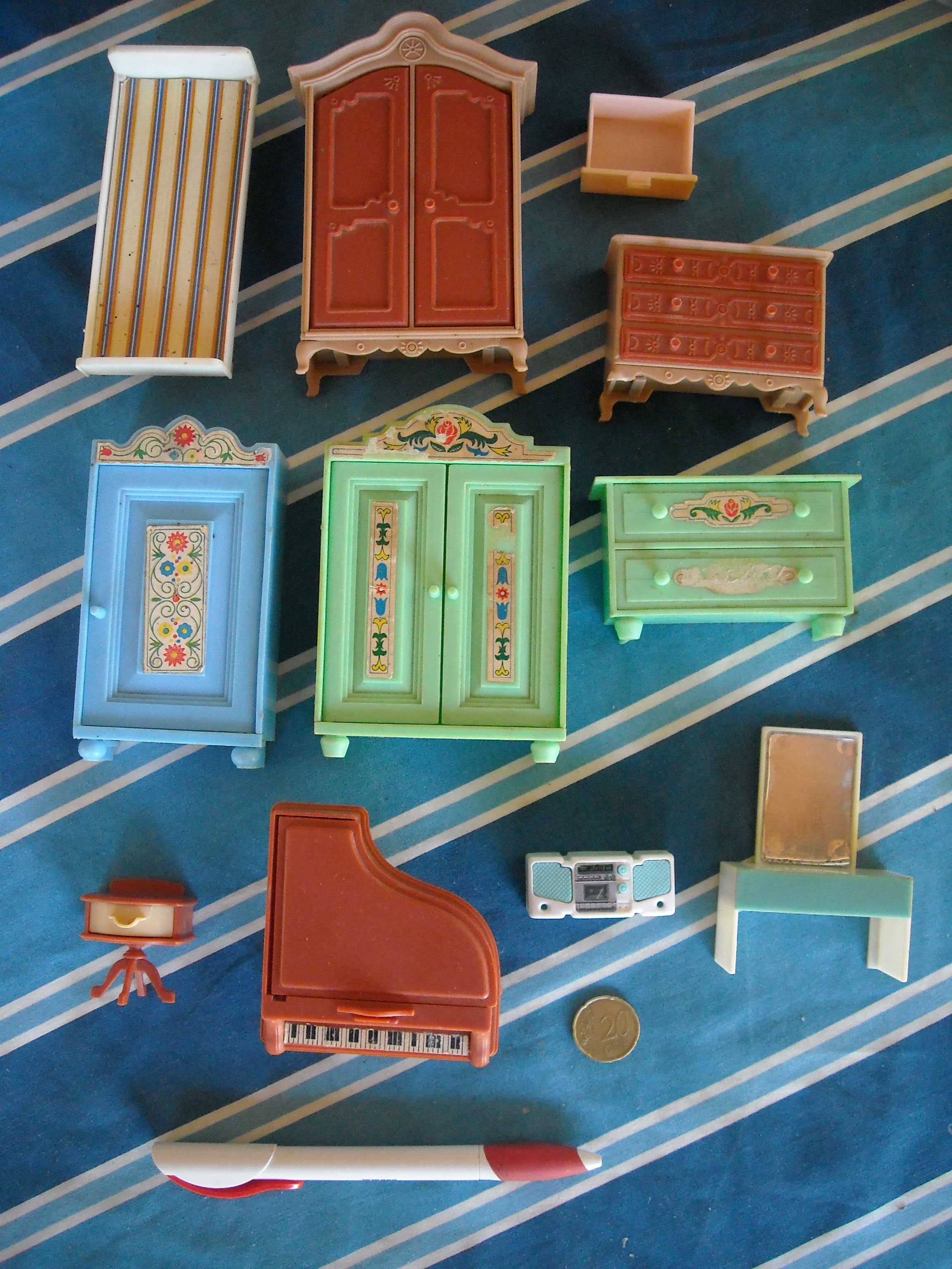 Mobiliario miniatura antigo