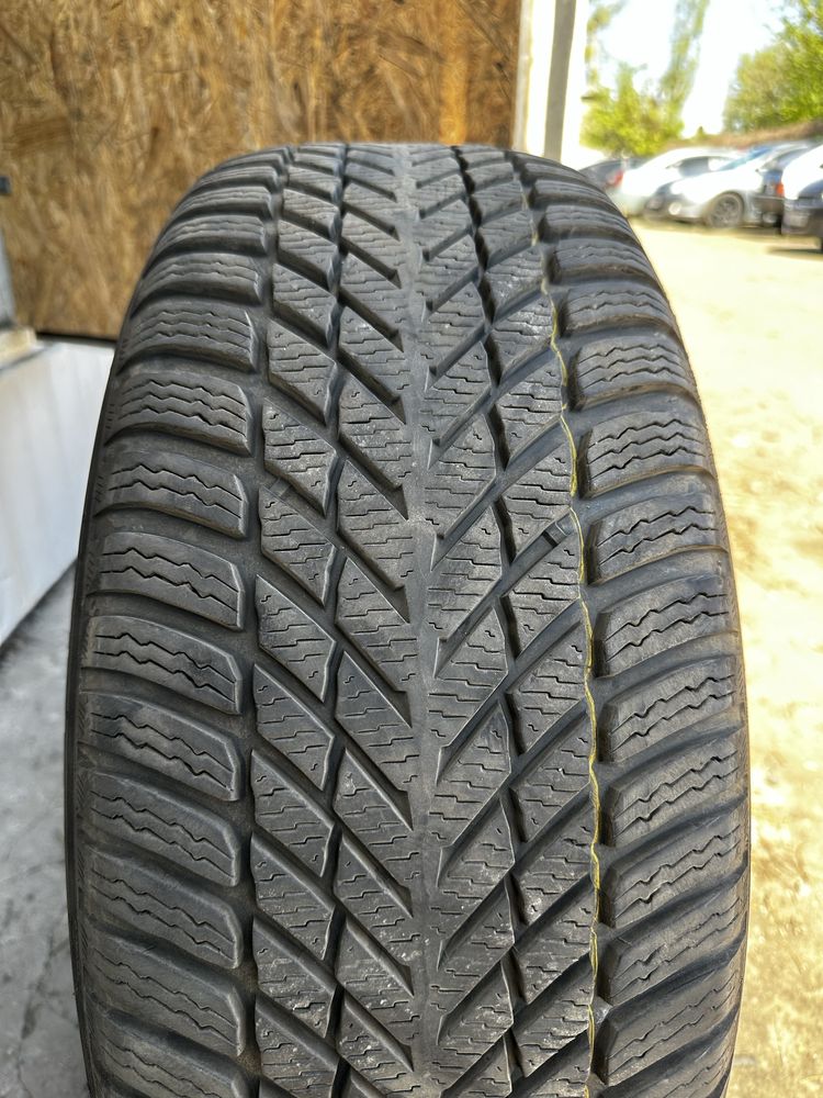 Продам зимние шины Nokian Snowproof 2 215/55 R17