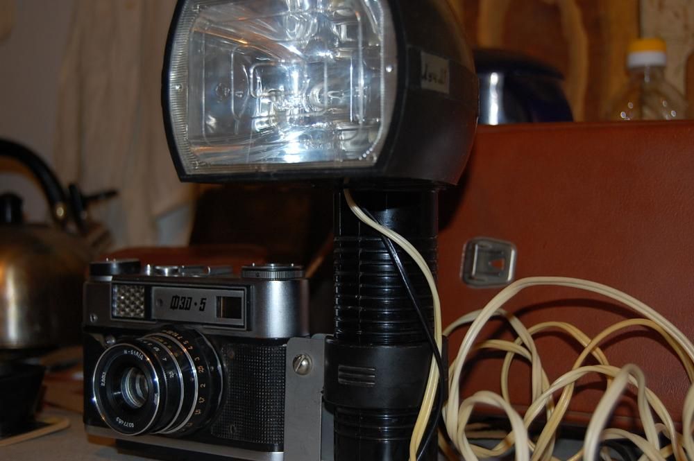 Фотоаппарат ФЭД 5 + вспышка ЛУЧ М1 + фотоувеличитель + глянцеватель