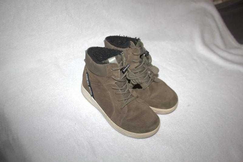 Чоботи фірми Ессо 36 розміру за устілкою 23 см.