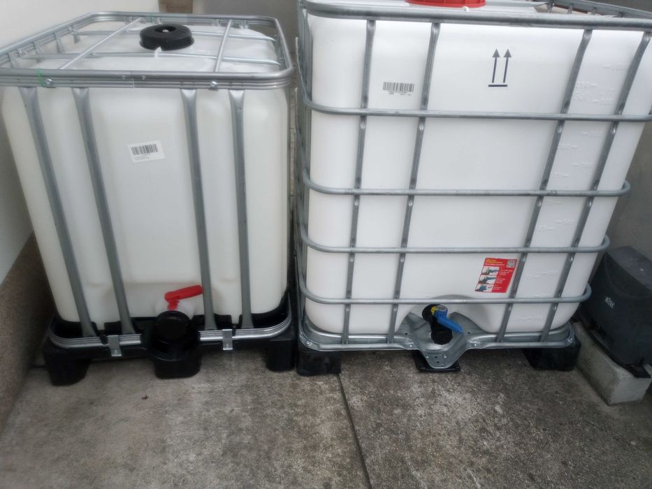 Deposito plástico de 1000 Litros palete de madeira