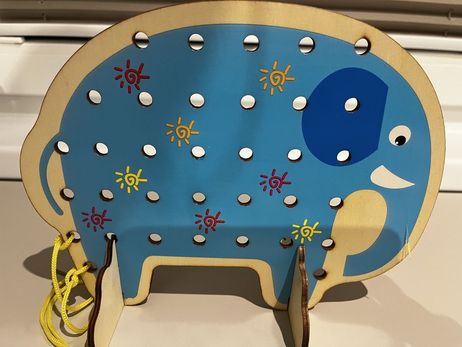 Слоник з намистинками. Розвиваюча гра для дрібної моторики