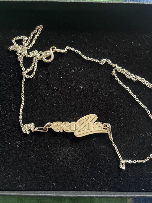 Srebny naszyjnik genzie