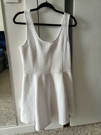 Biała sukienka DIVIDED H&M rozmiar 44

Letnia lekka codzienna krótka