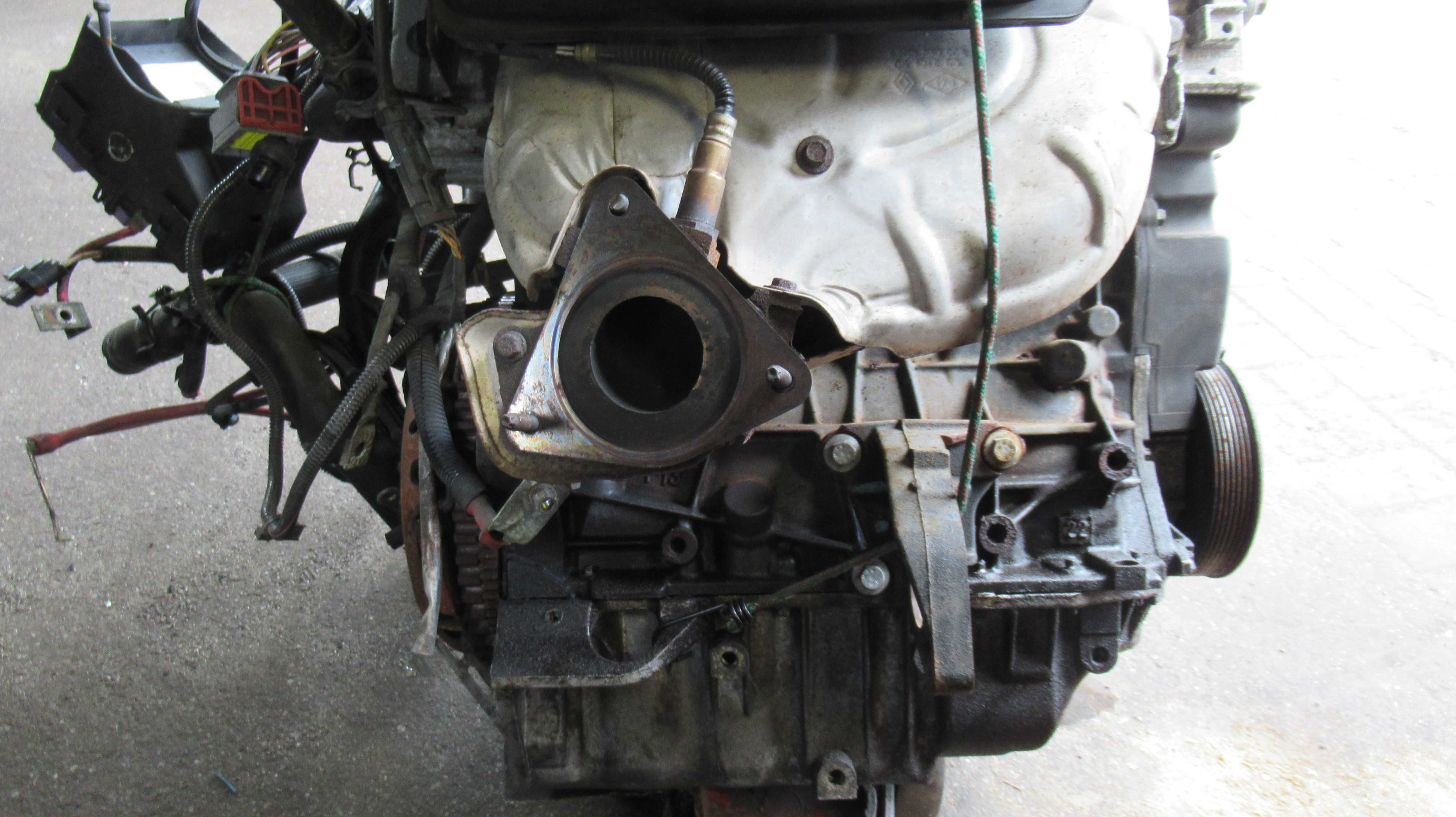 Silnik 2.0 16V  F4R671   laguna II